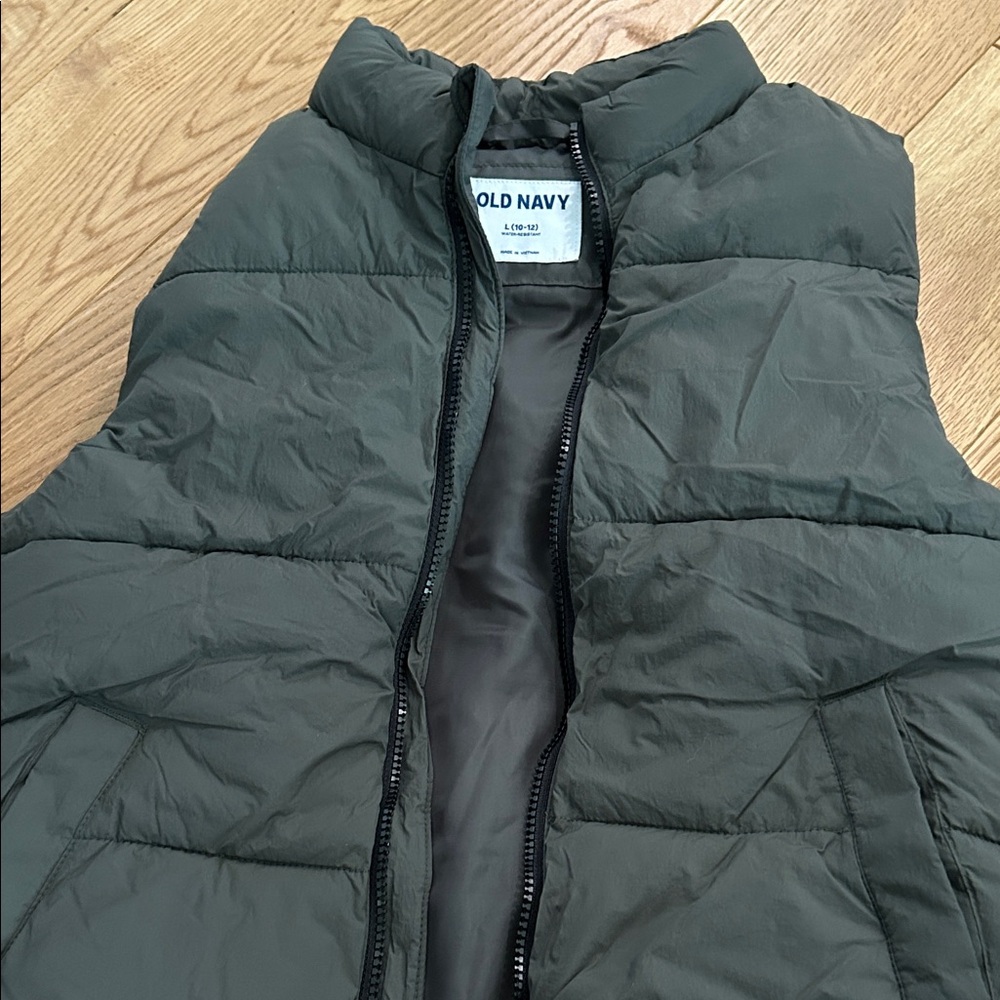 Old Navy Dark Olive Quilted Puffer Vest 10/12